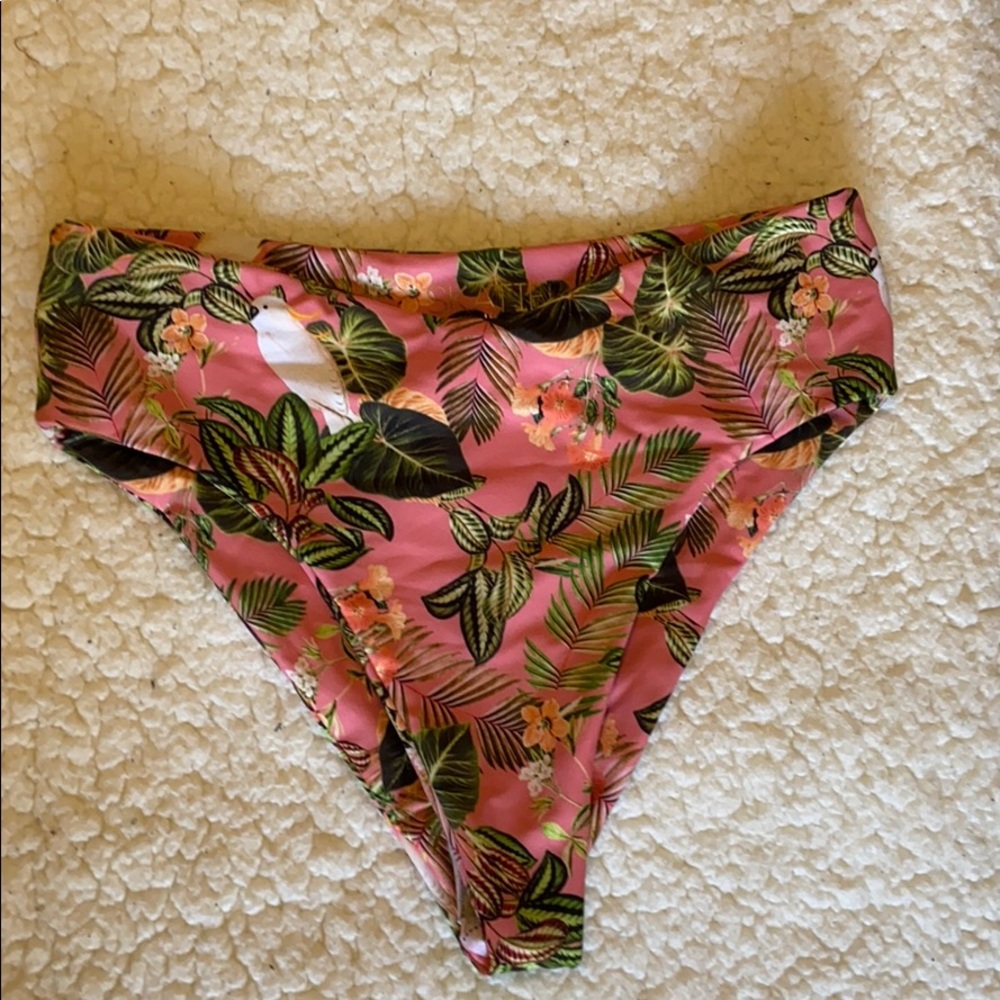 Skatie Bikini bottom